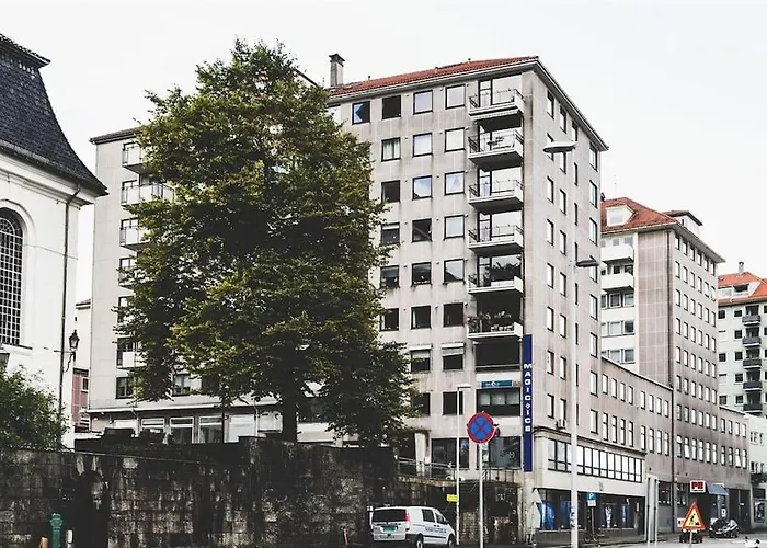 Ultra Flat With Balcony